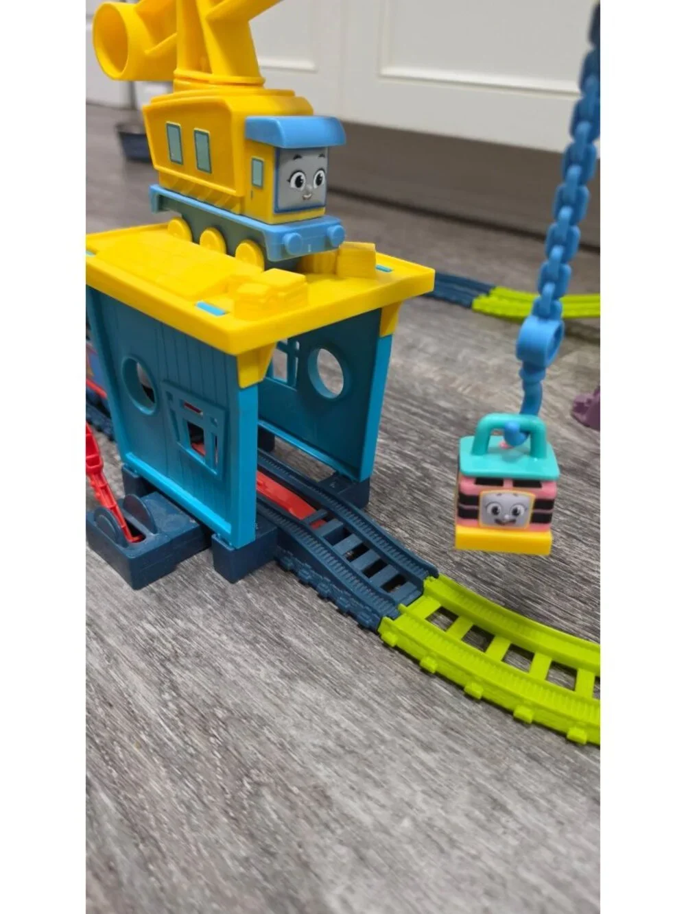 THOMAS FRIENDS FIX EM UP FRIENDS MOTORIZED TRAIN TRACK SET CARLY CRANE HDY58 LOT